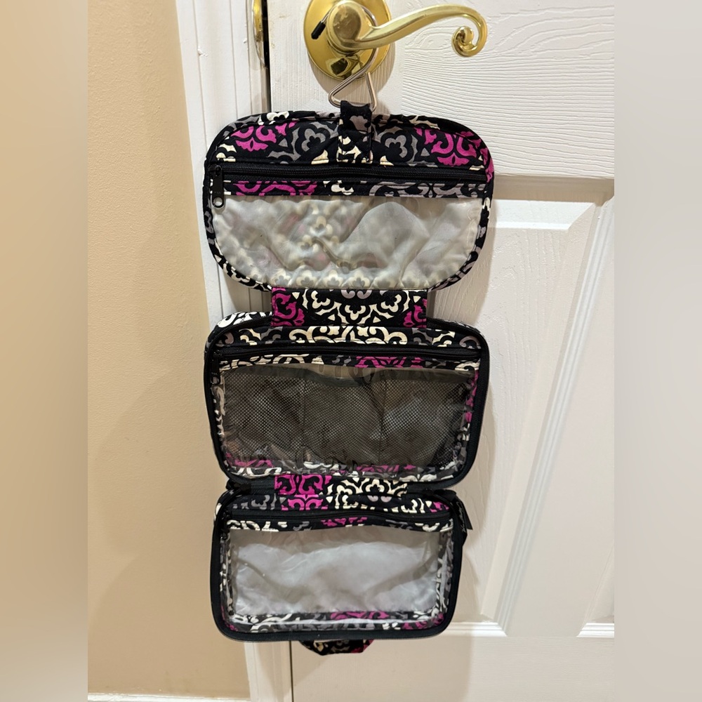 Vera Bradley Black and Pink Hanging Organizer*RETIRED COLOR*